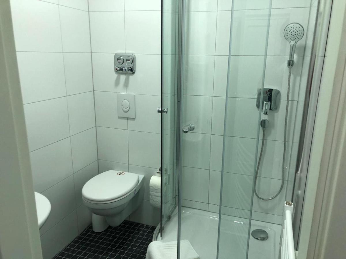 Apartments & Rooms Bad Soden Bad Soden am Taunus Esterno foto